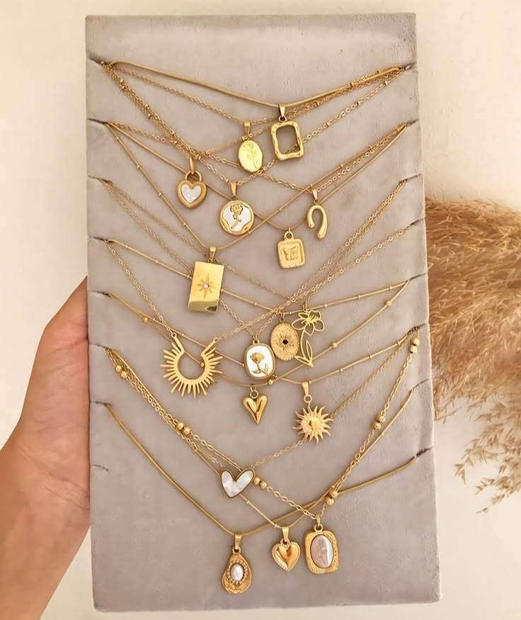 NECKLACE