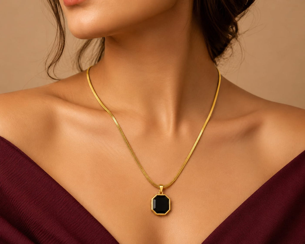 Midnight Elegance Pendant Necklace