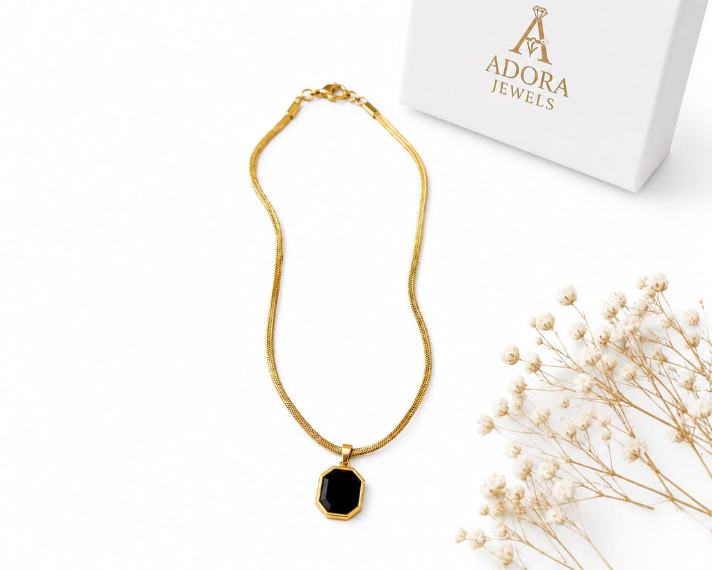 Midnight Elegance Pendant Necklace